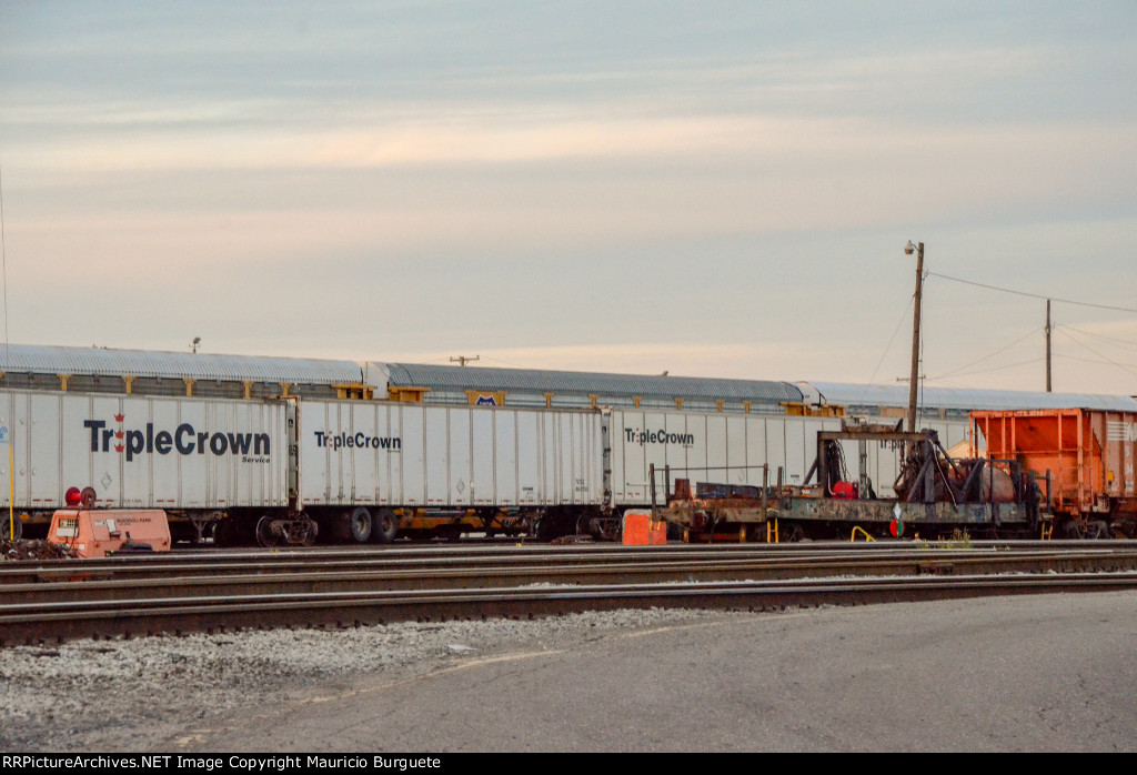 TCSZ Roadrailers in the yard